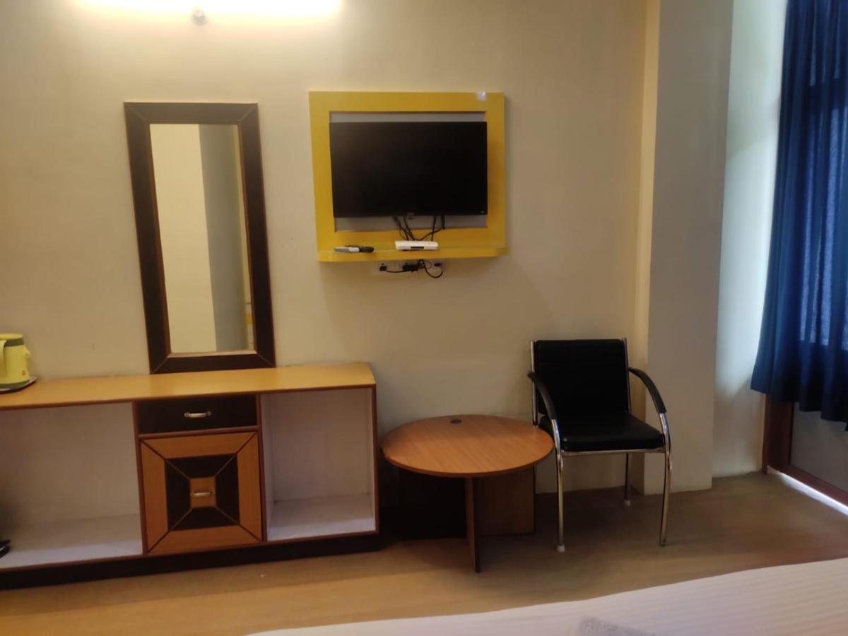 Hotel Amandeep Dharamshala Buitenkant foto