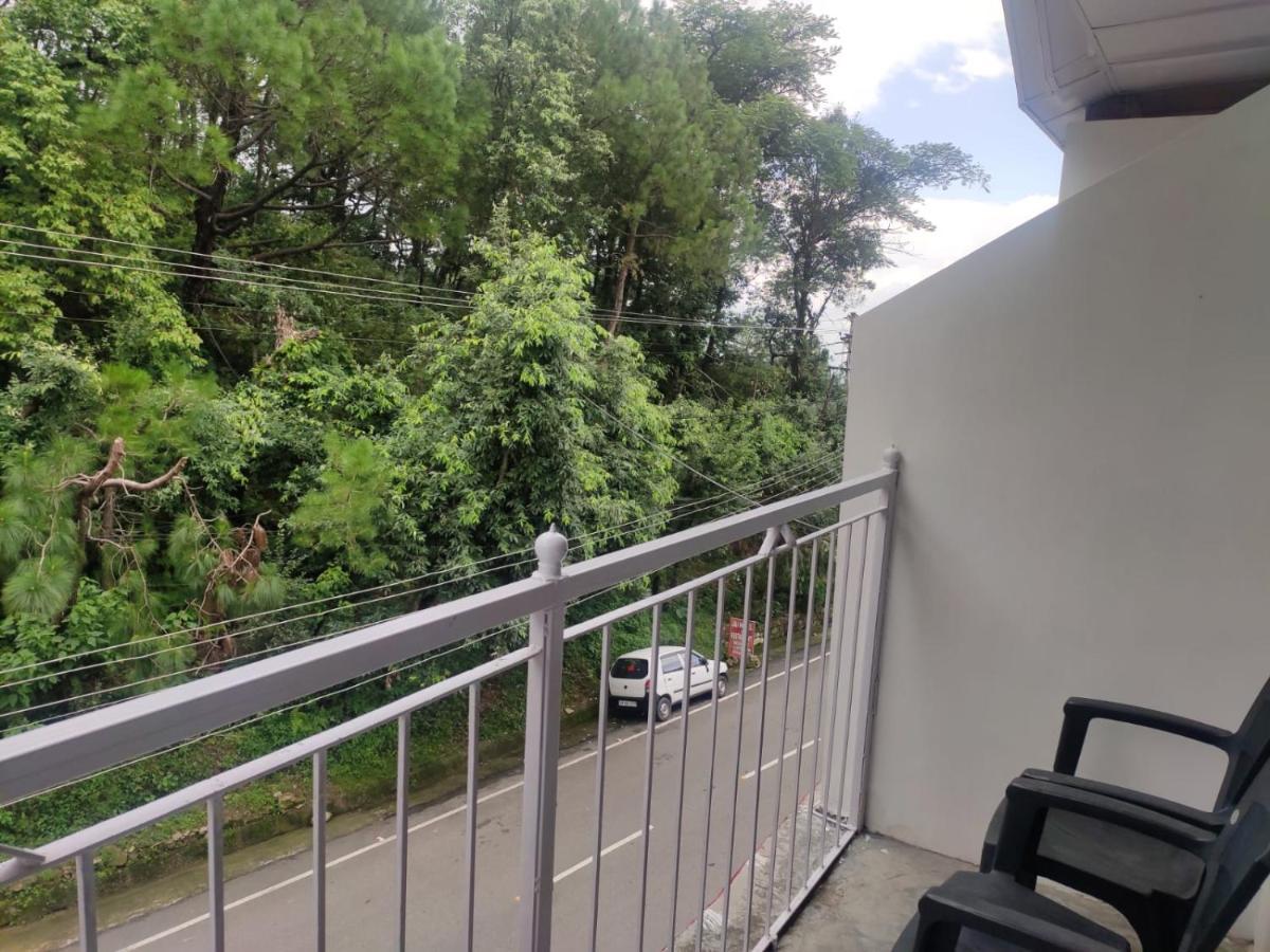 Hotel Amandeep Dharamshala Buitenkant foto