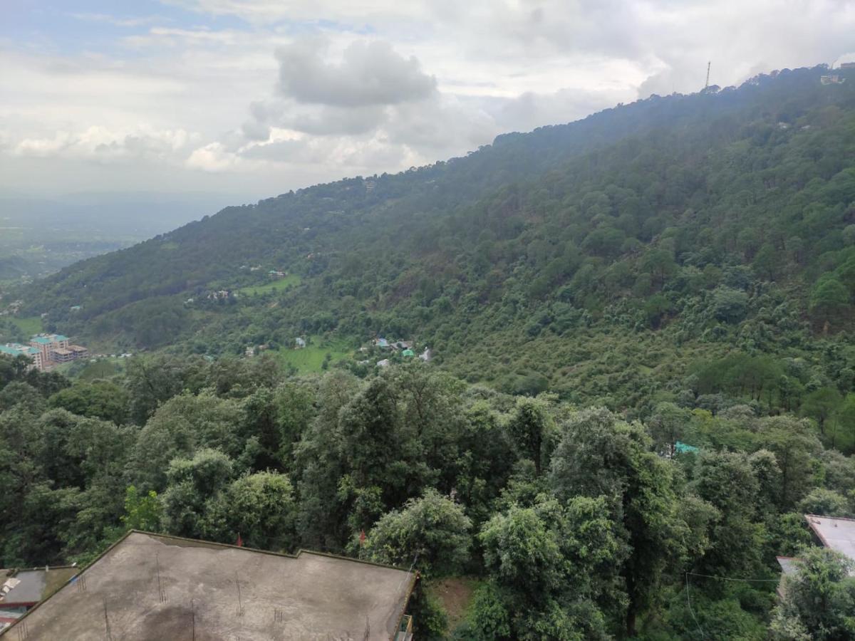 Hotel Amandeep Dharamshala Buitenkant foto